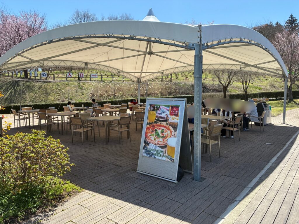 川場田園プラザ　ピッツェリア ラコルト　テラス席