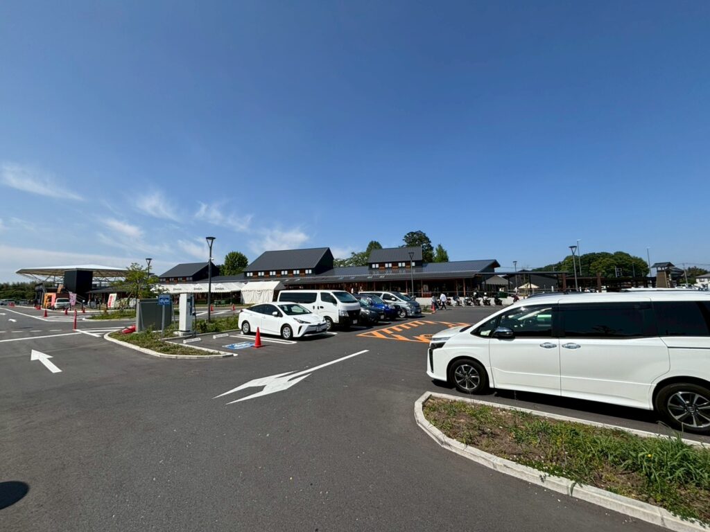 道の駅べに花の郷おけがわ　駐車場