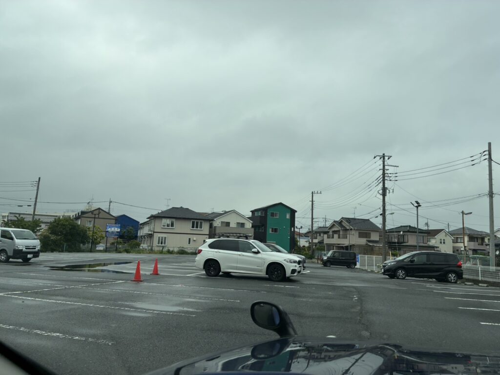 八潮エブリデイとってき屋　駐車場
