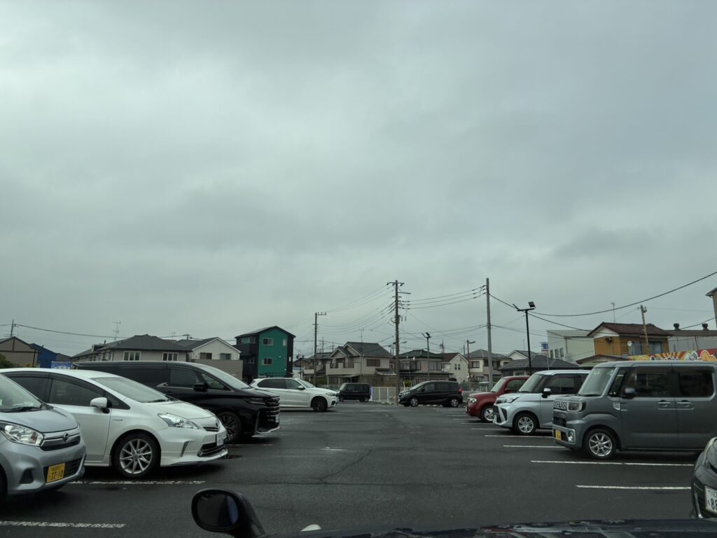 八潮エブリデイとってき屋　駐車場