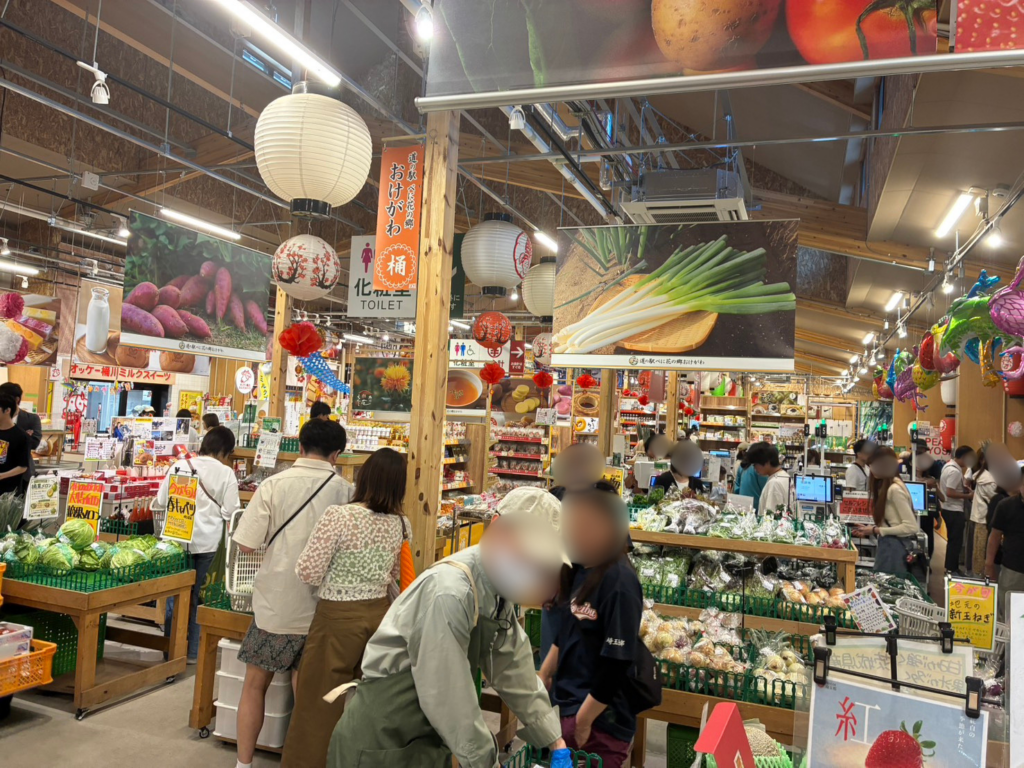 道の駅べに花の郷おけがわ　お土産屋さん