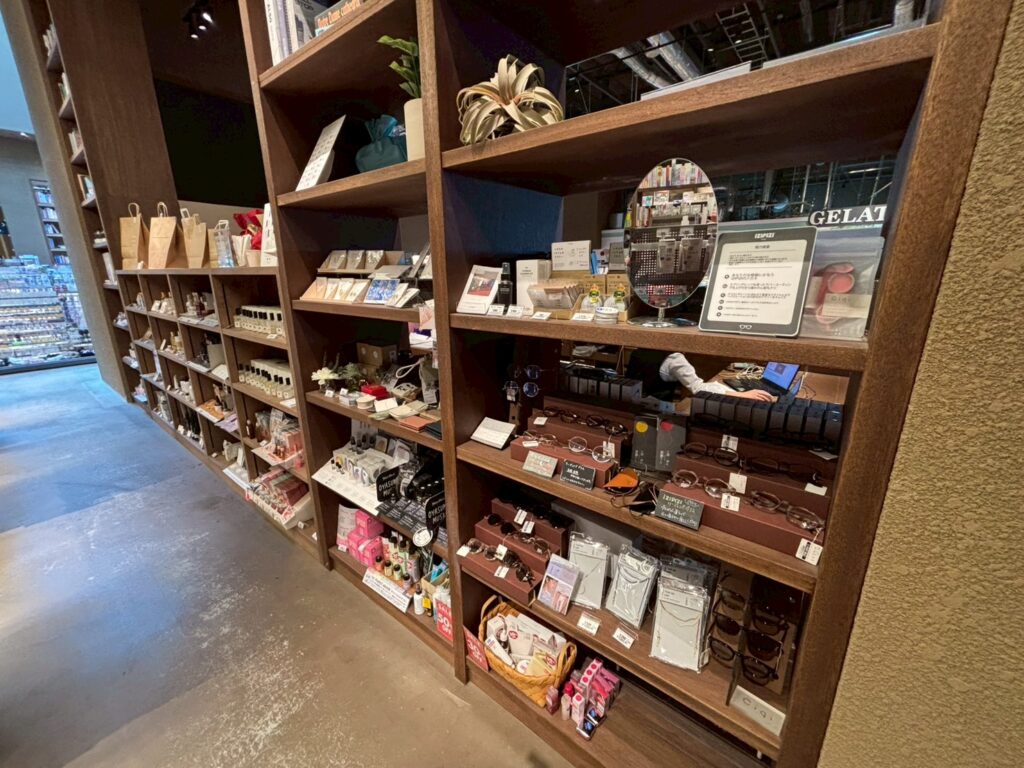 TSUTAYA BOOKSTORE 店内