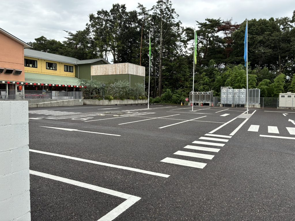 パラダイスビレッジ　駐車場